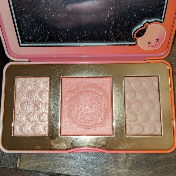 too faced peach glow palette